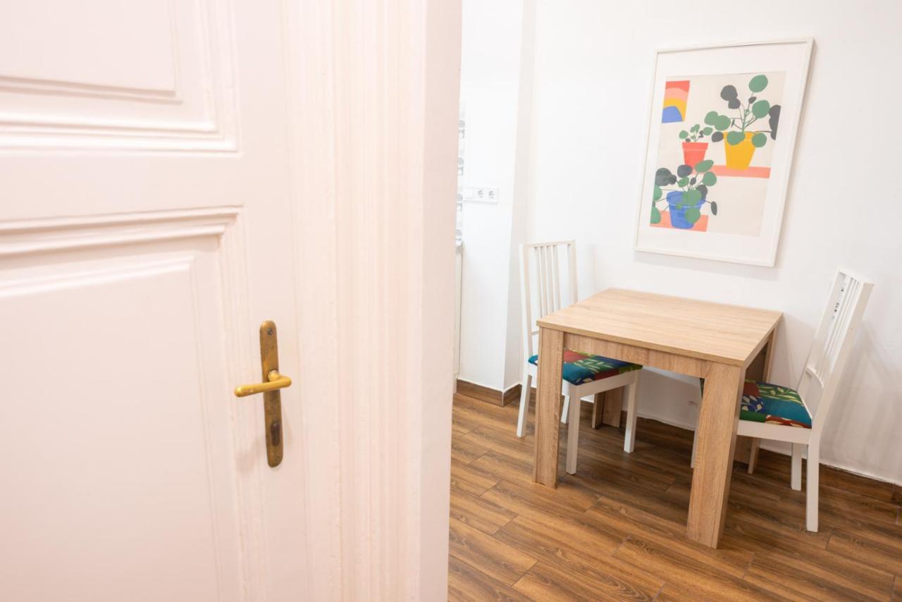 Cozy & Quiet Apartment Near Kiraly Street Free Parking, Ac, Perfect For 4 Guests! Budapeszt Zewnętrze zdjęcie